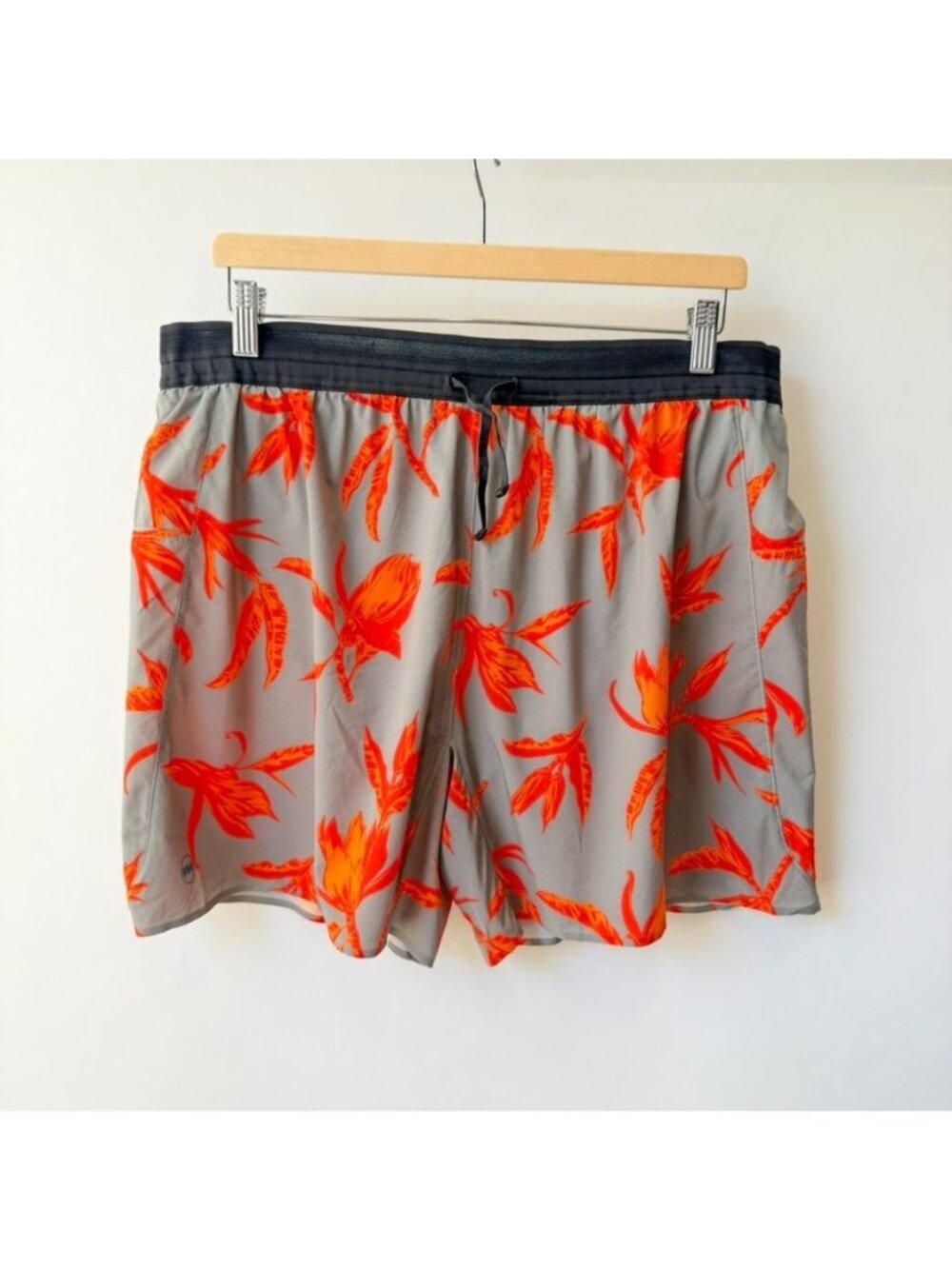 Janji AFO Middle Running Shorts Gray Orange Floral Men's Size XL A173